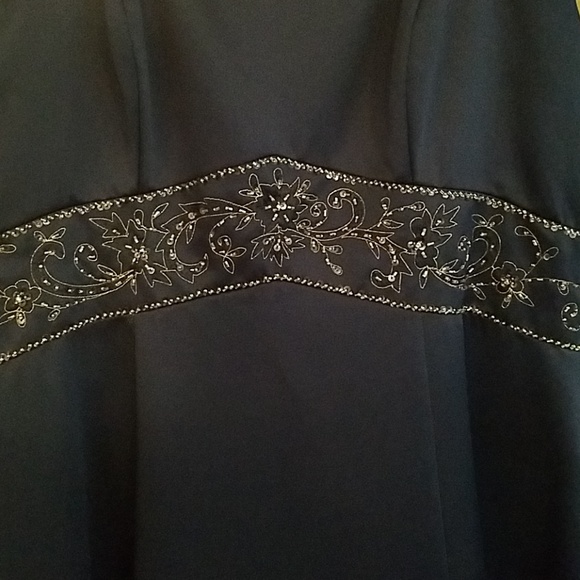 Beautiful dark blue dress with shawl. - Picture 6 of 7